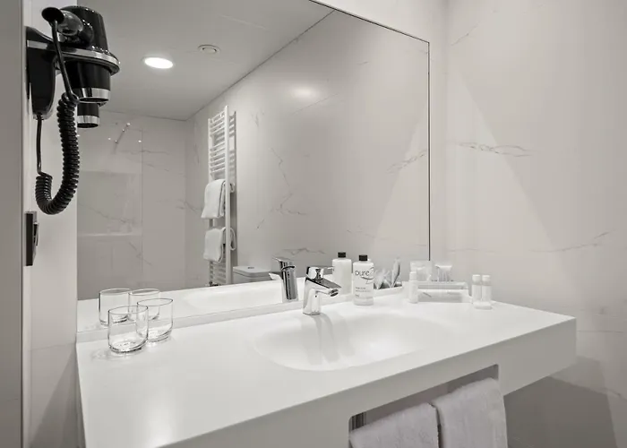 Zentral Ramiro I 4* אוביידו