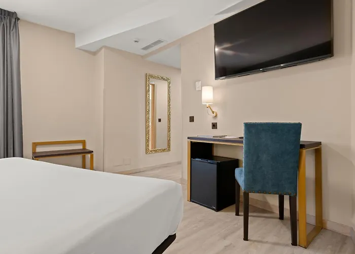 Zentral Ramiro I מלון אוביידו