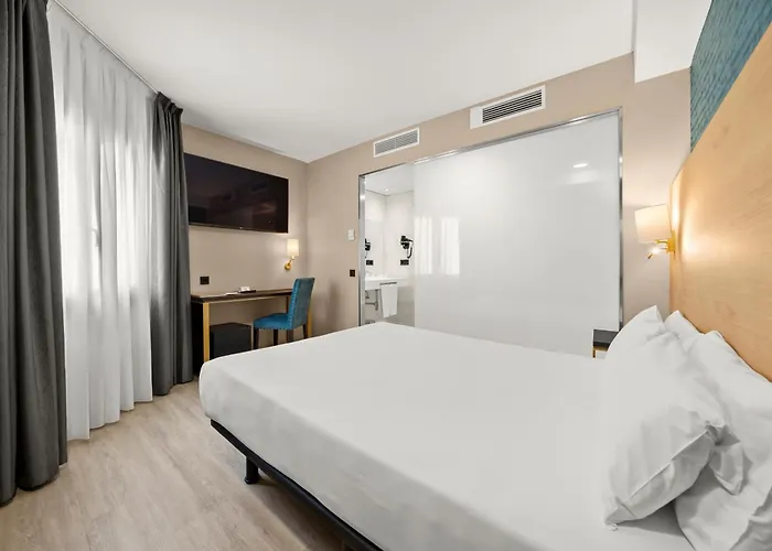 Zentral Ramiro I 4* אוביידו