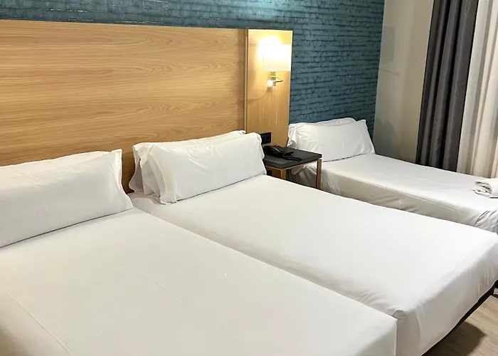 Zentral Ramiro I 4* אוביידו